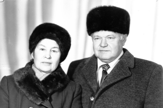 Мәсгуд ага Гаратуев һәм хәләл җефете Разыя апа бер үк конне - 1928 елның 18 октябрендә - дөньяга киләләр